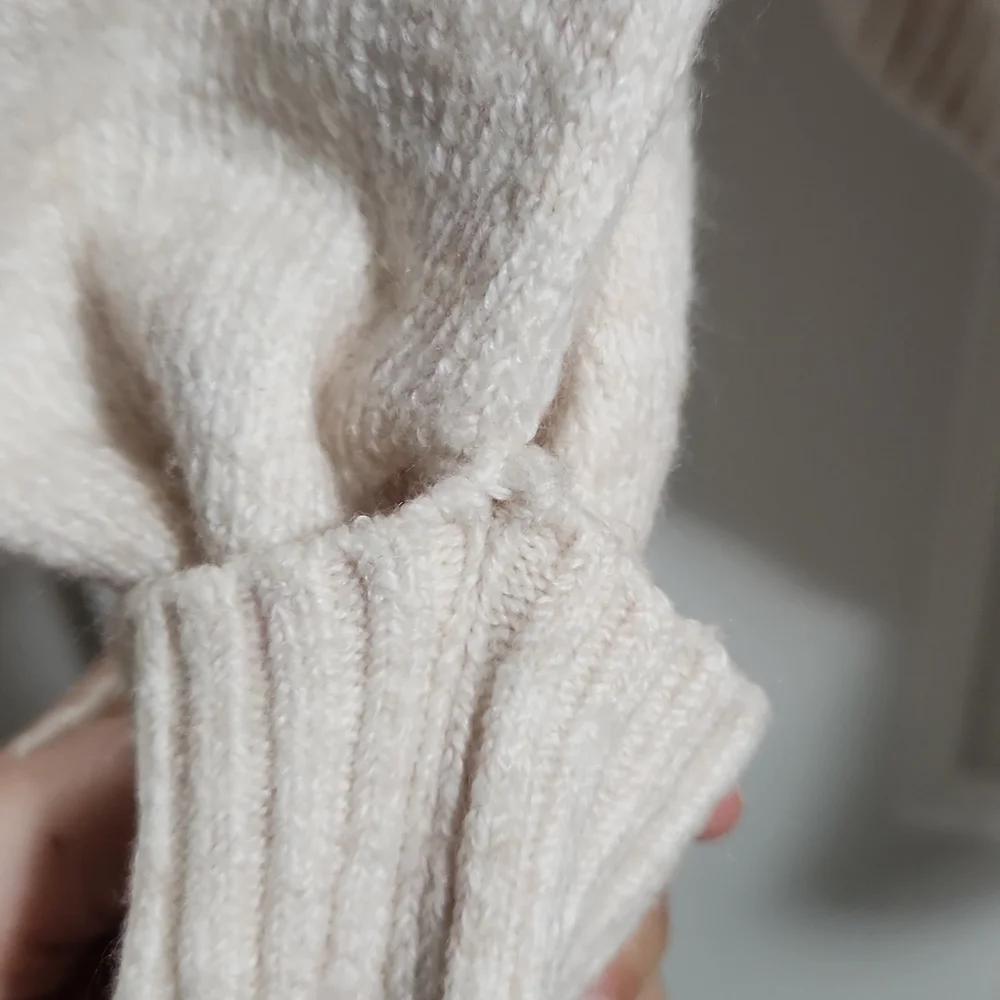 "SOLD"Nwt cream sweater - Picture 3 of 4